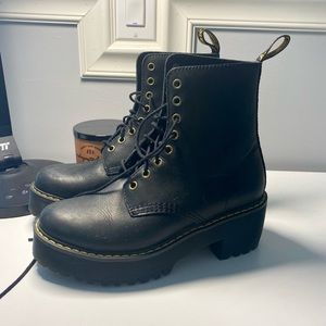 Doc martens Hi Wyoming size 7. Great condition